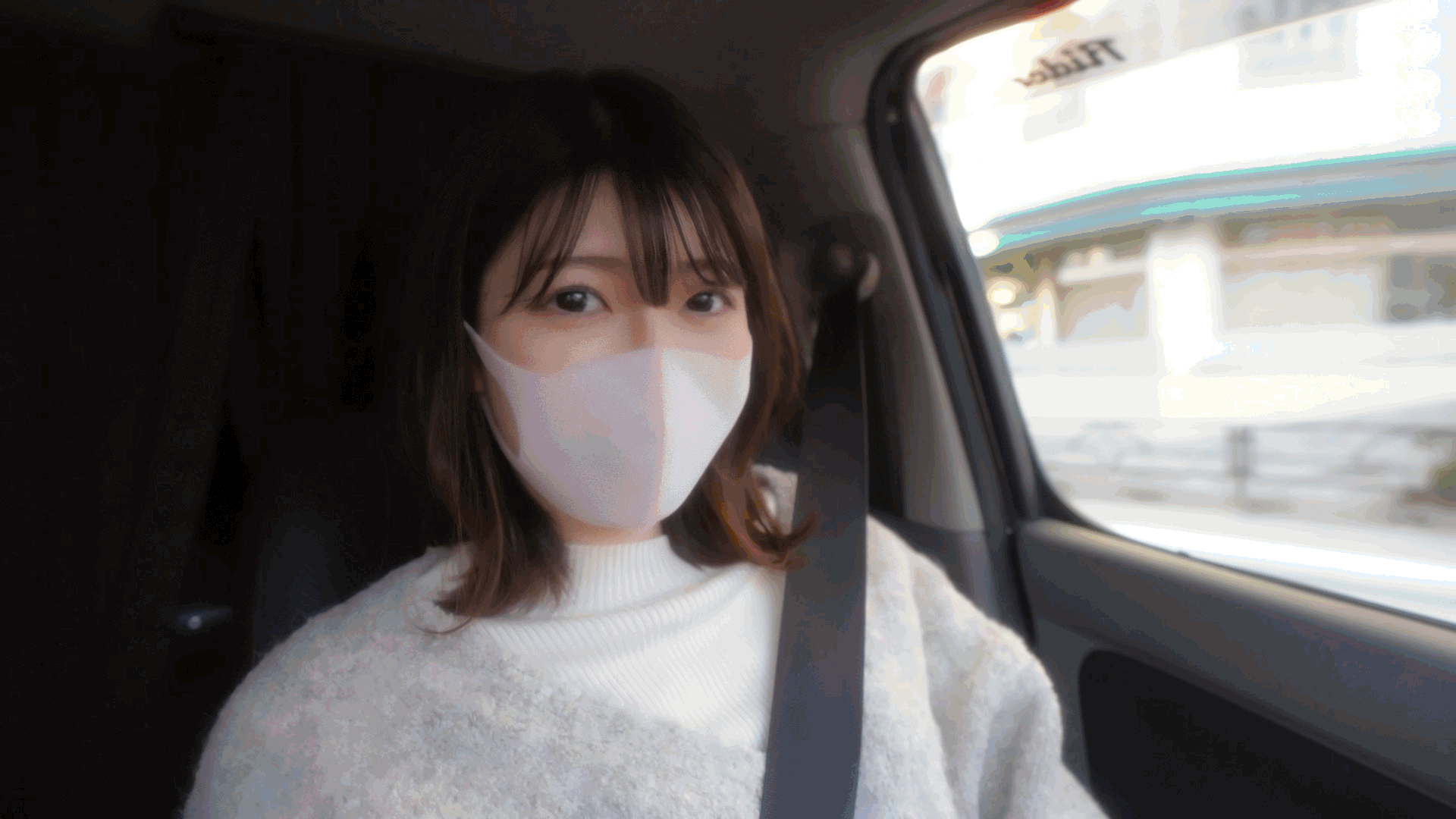  野外露出　gif ガチ素人を野外露出してみた